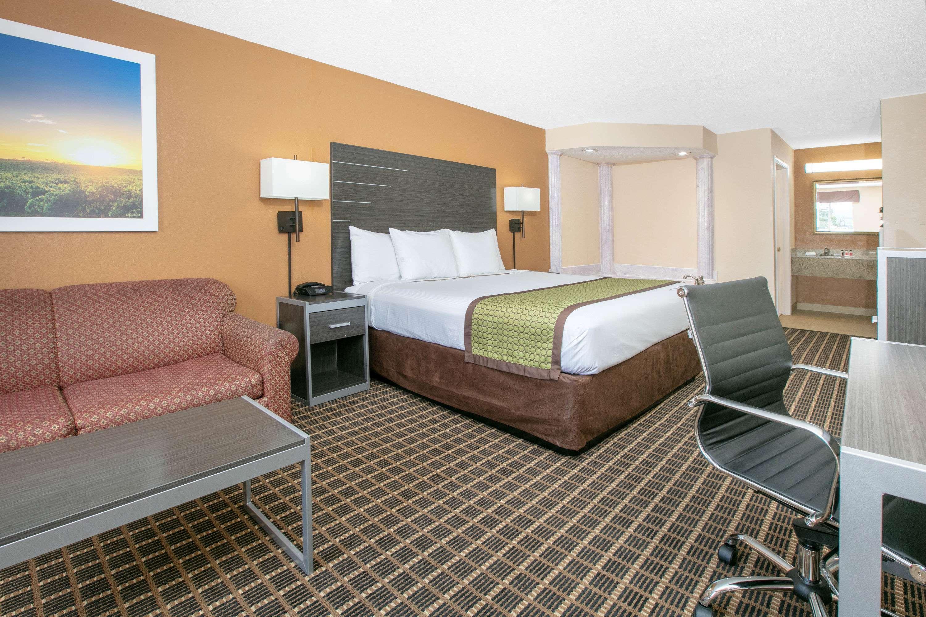 Days Inn By Wyndham Hamilton Εξωτερικό φωτογραφία